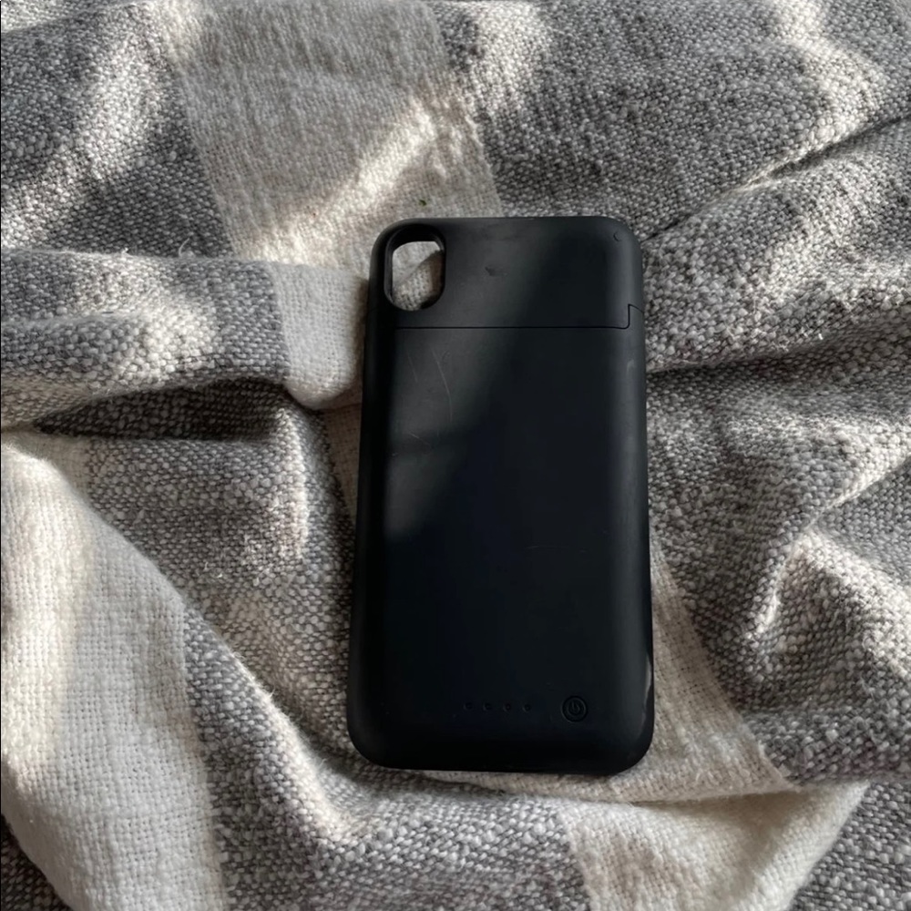 iphone xr charging case